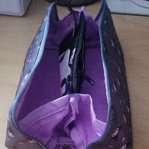 Sanrio Kuromi Make-up Bag - Picture 4 of 4